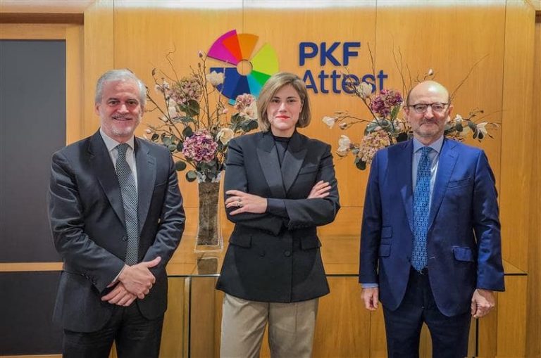 20 millones de facturacion en el área de legal y fiscal de PKF Attest