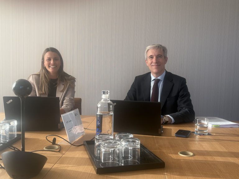 Equipo de fiscales de PKF Attest en la charla de incentivos fiscales